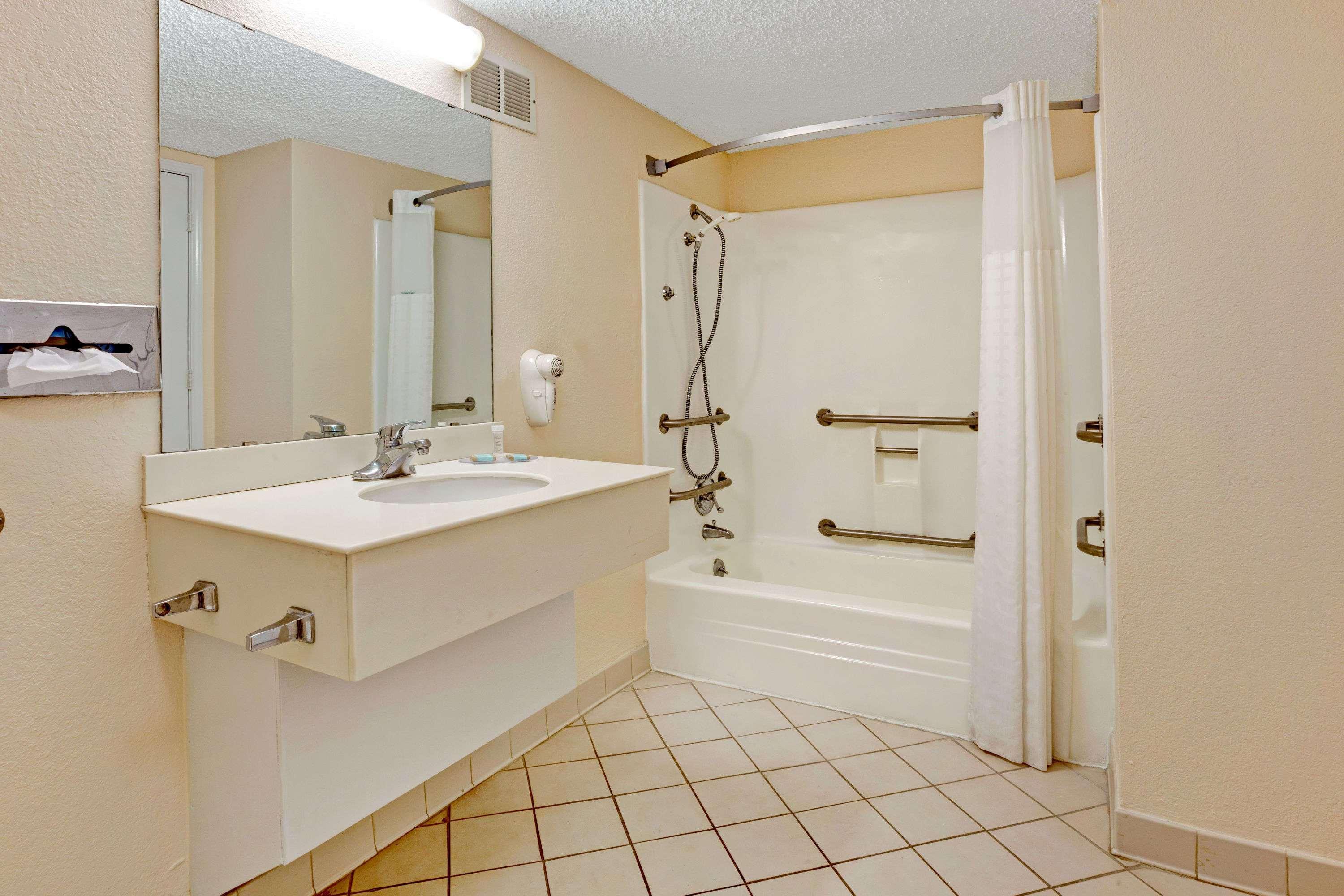Travelodge By Wyndham North Richland Hills/Dallas/Ft Worth Экстерьер фото